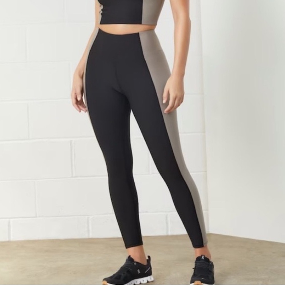 Abercrombie YPB Set (top+legging) Size M